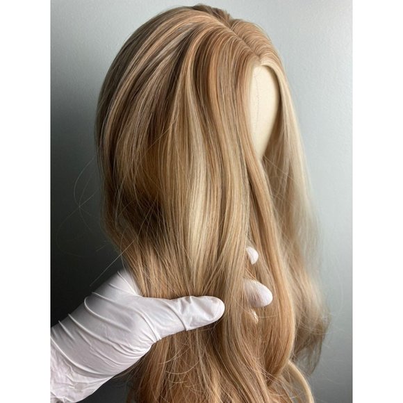 Highlighted Blonde Wavy Wig - Picture 1 of 10